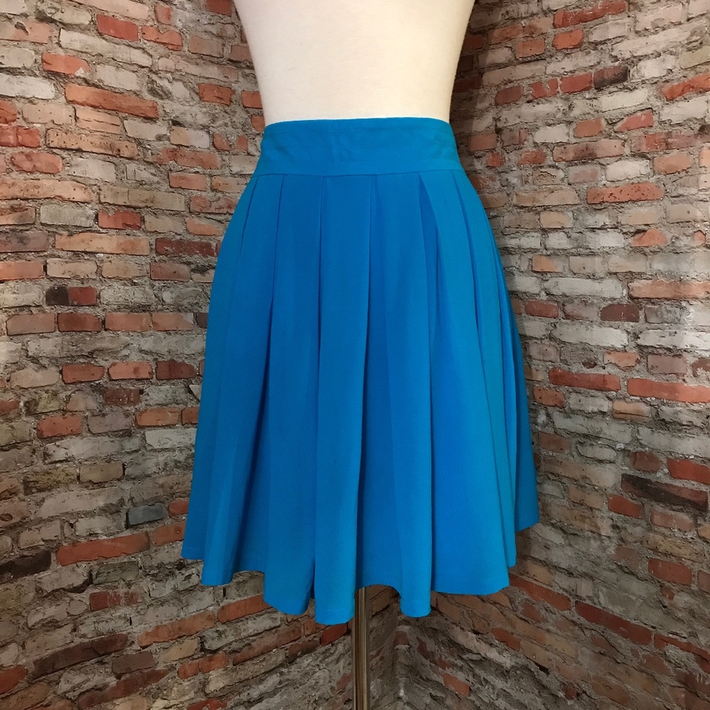 CERULEAN PLEATED SKIRT